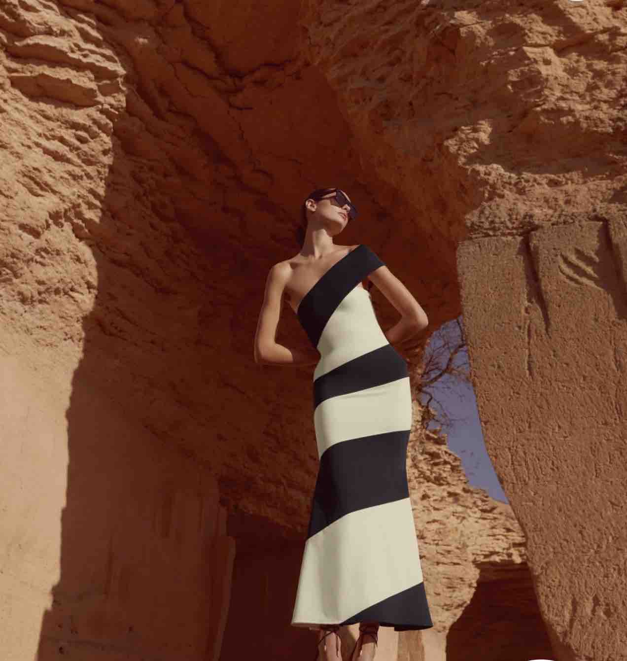 Vestido Caliope Marino IQ The IQ Collection — foto 1 de 6