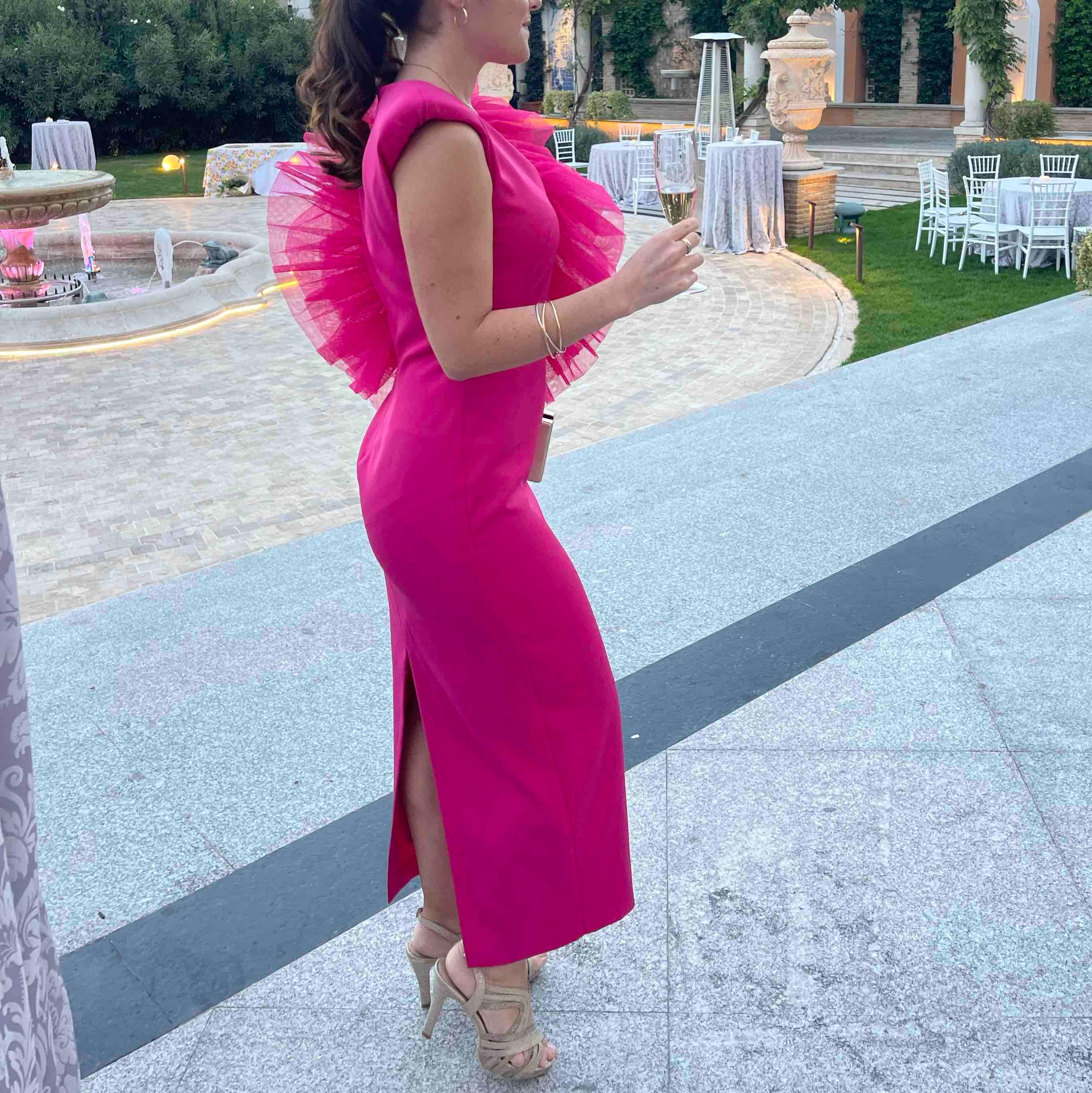 Vestido diseño volúmenes Anna Moon — foto 1 de 3