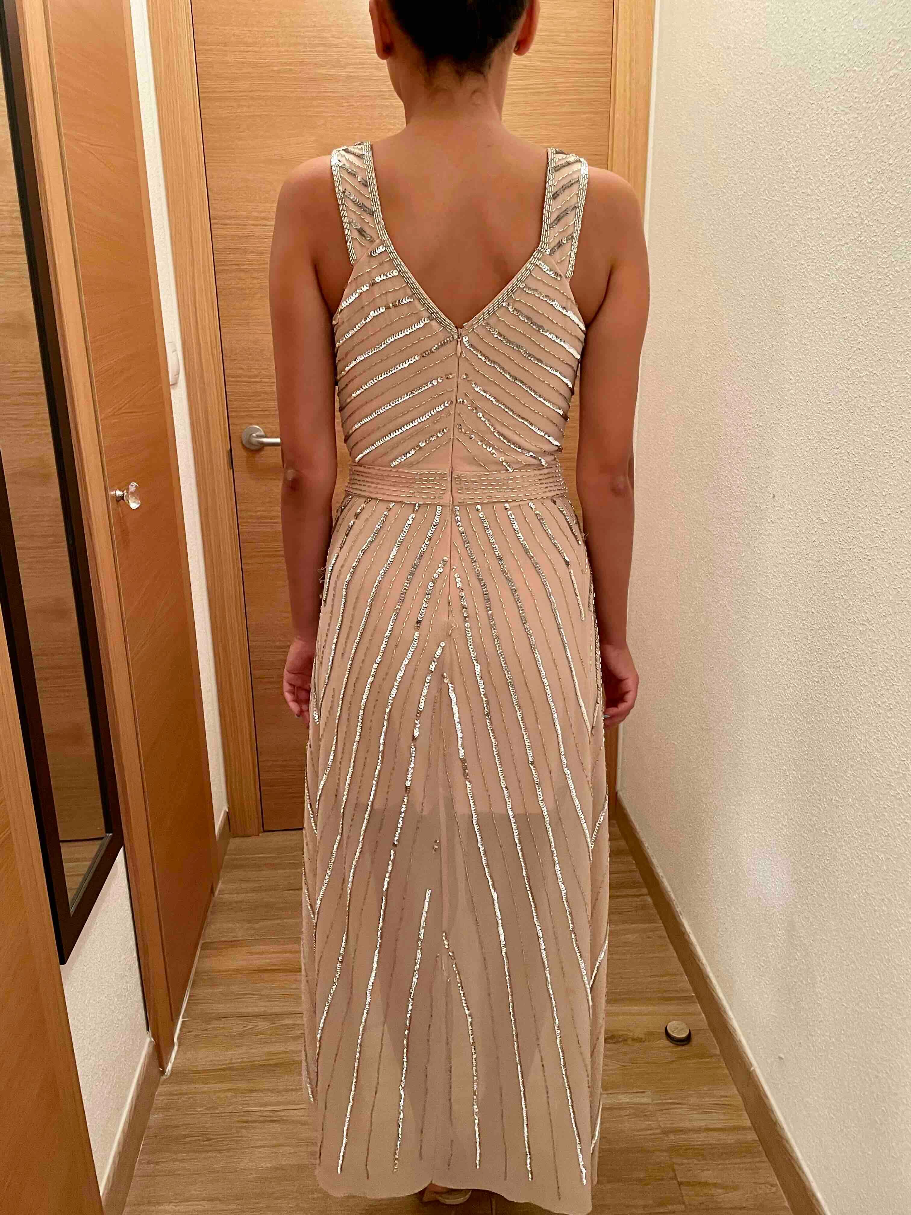 Vestido con pedrería Tintoretto — foto 2 de 5