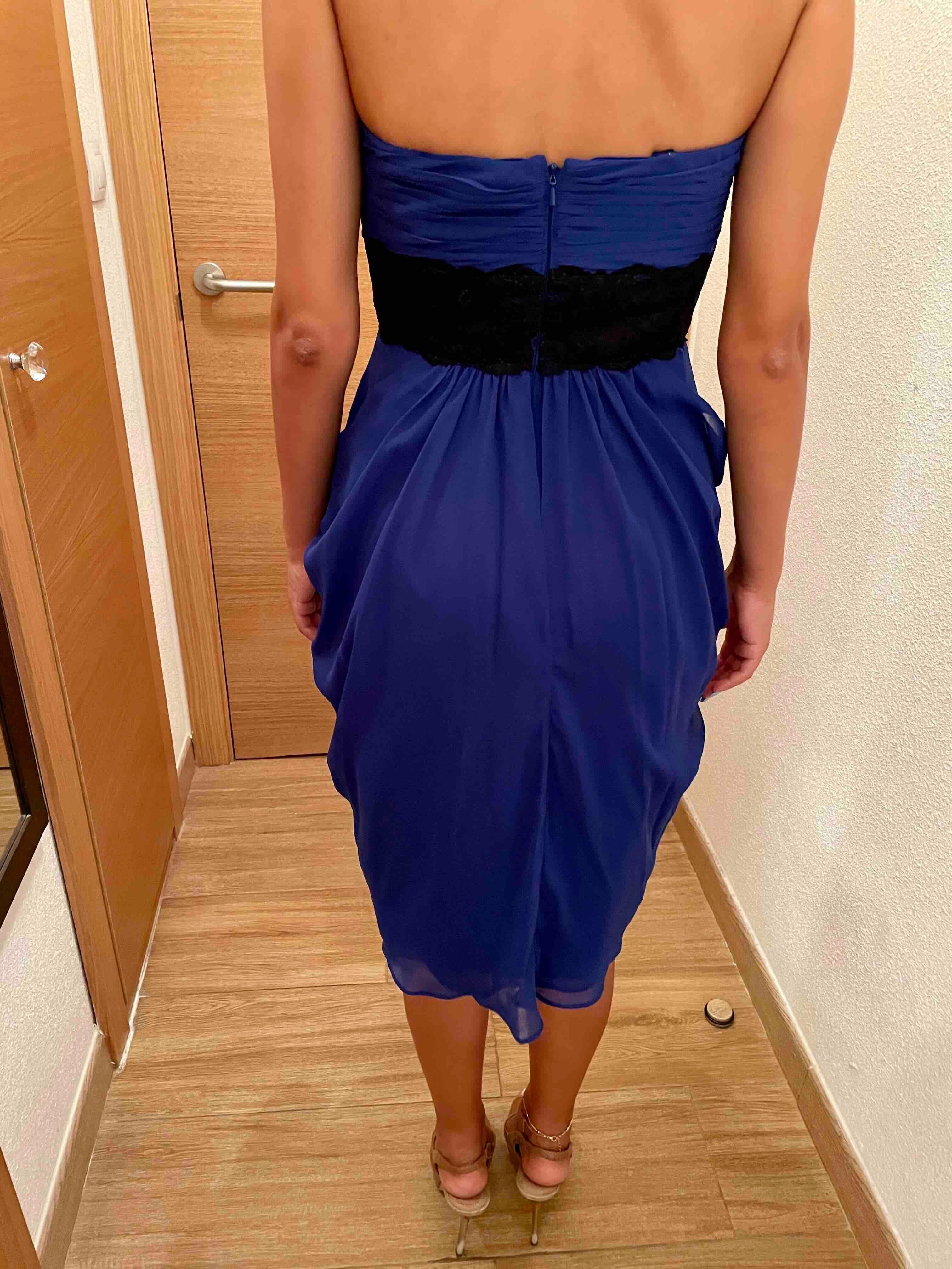 Vestido azul electrónico corto con cintura bordada Easy Wear — foto 2 de 5