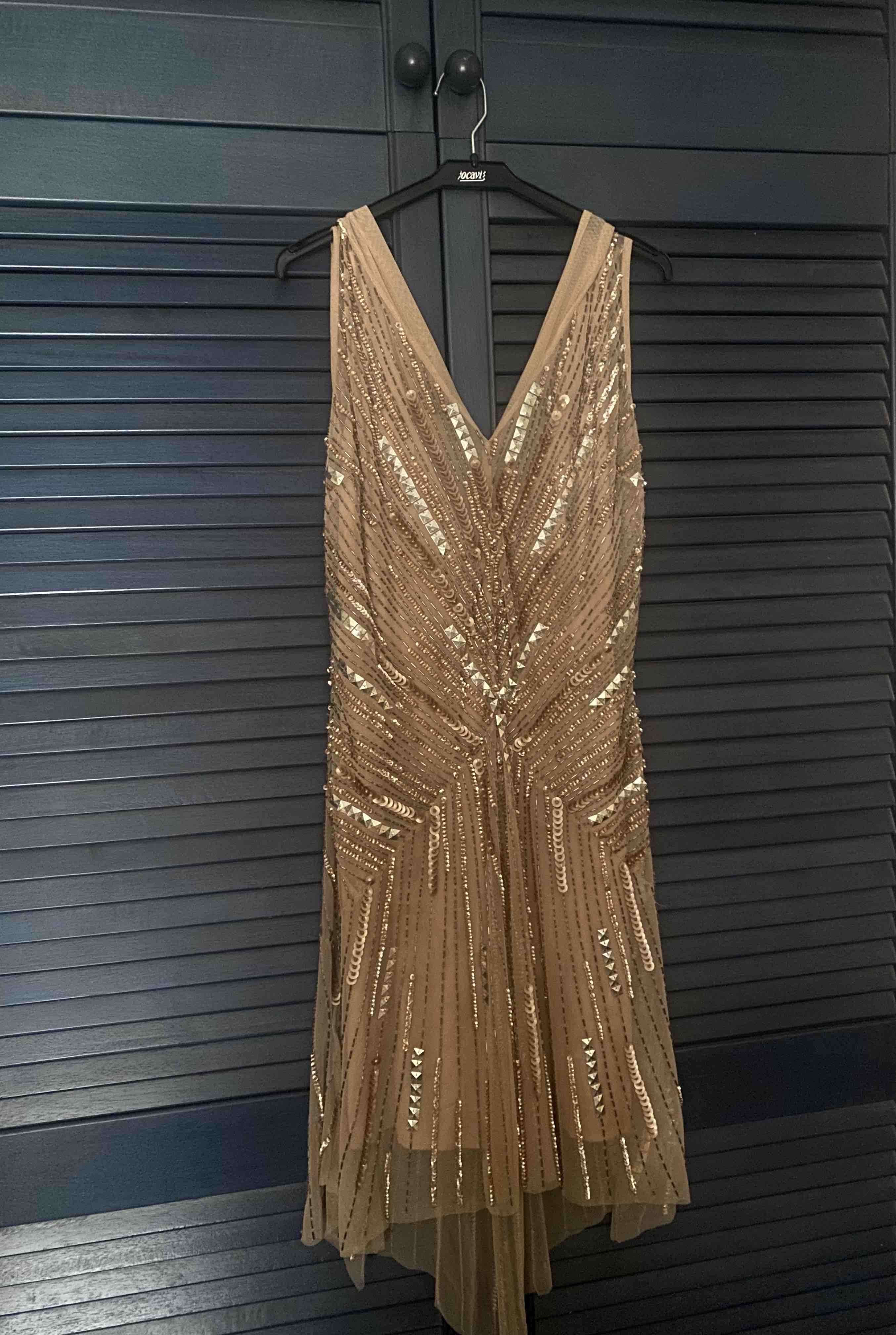 Vestido pedrería Matilde Cano — foto 3 de 4