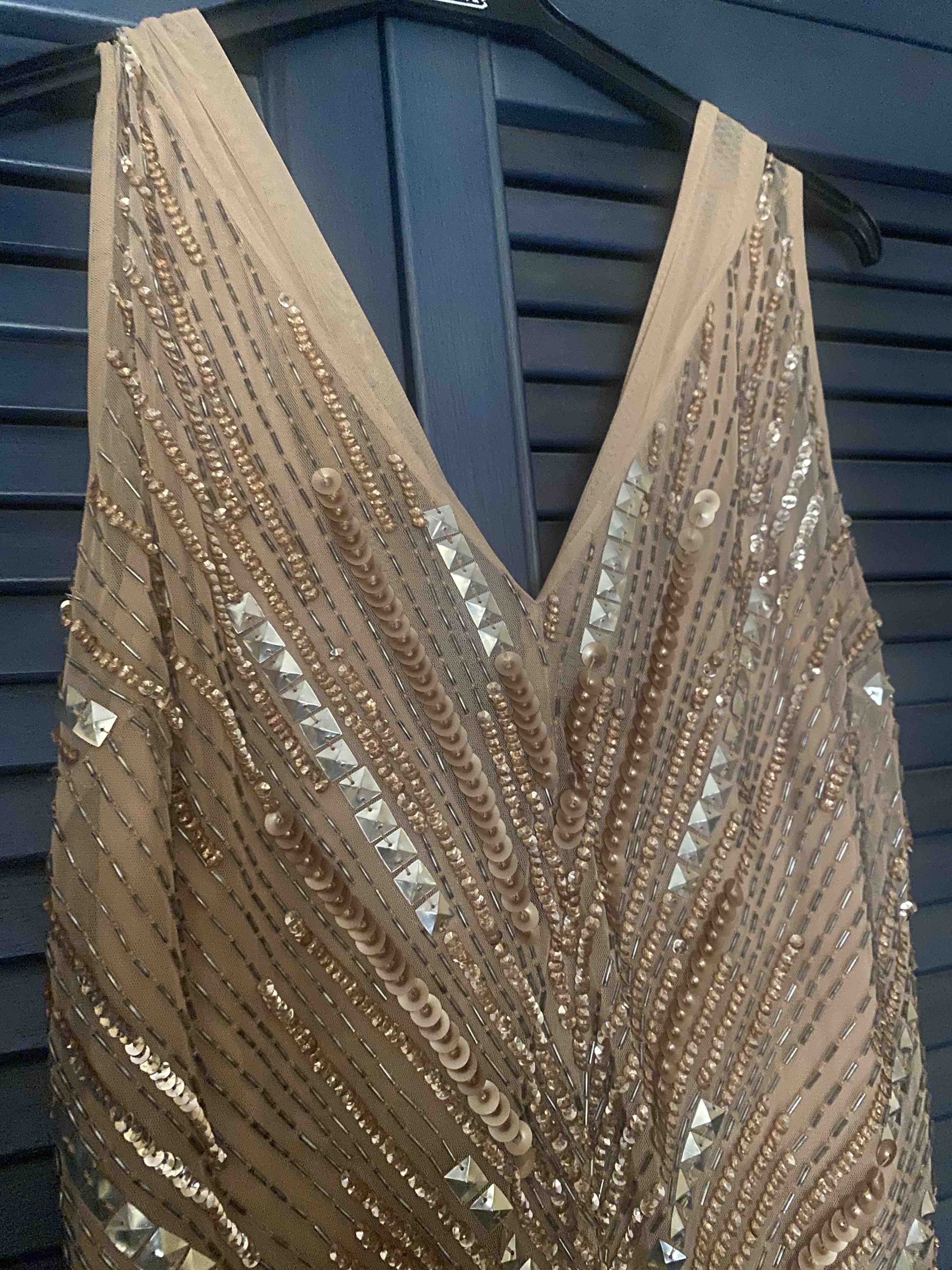 Vestido pedrería Matilde Cano — foto 4 de 4