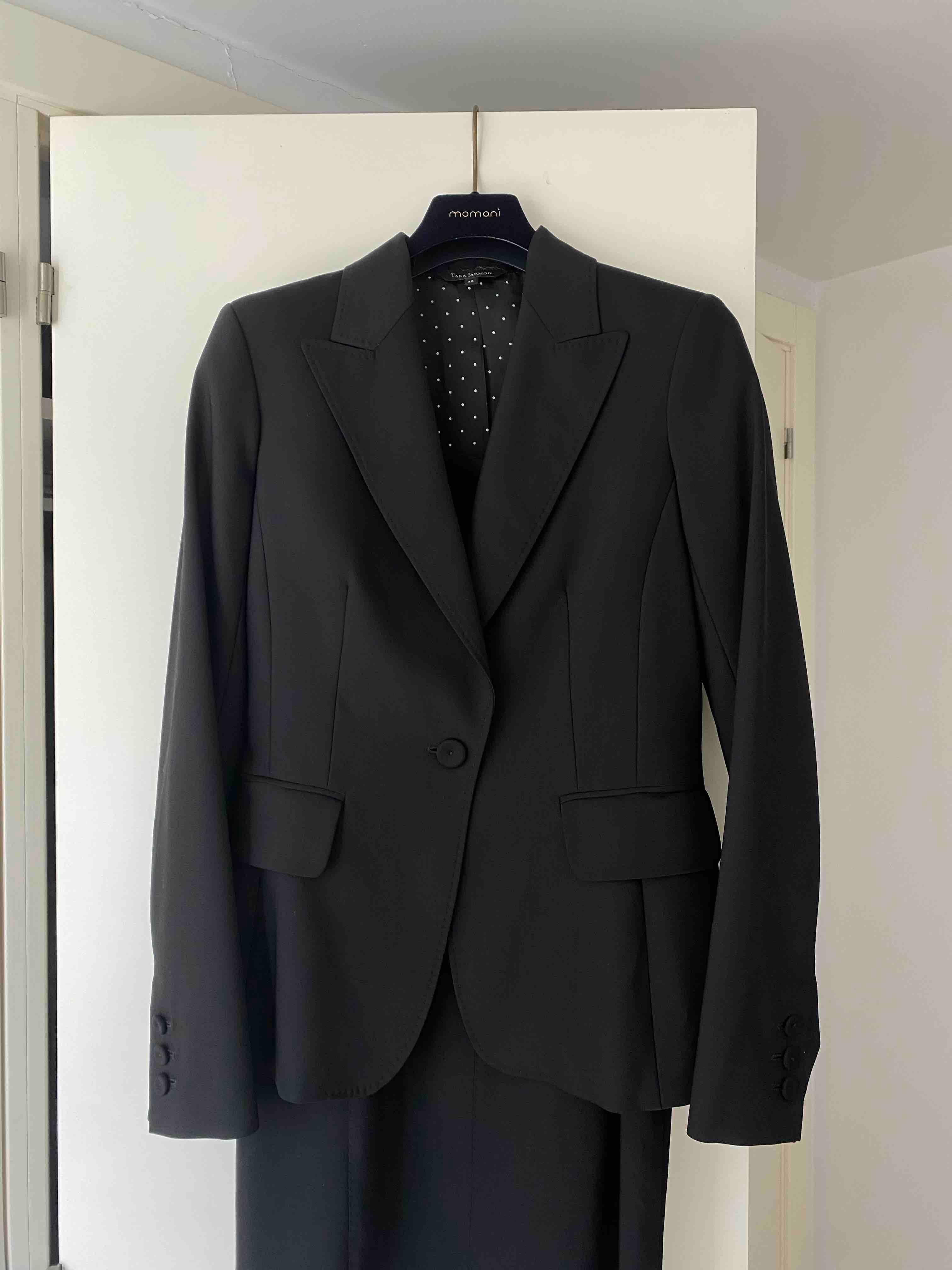 Vestino formal y chaqueta Tara Jarmon — foto 5 de 6