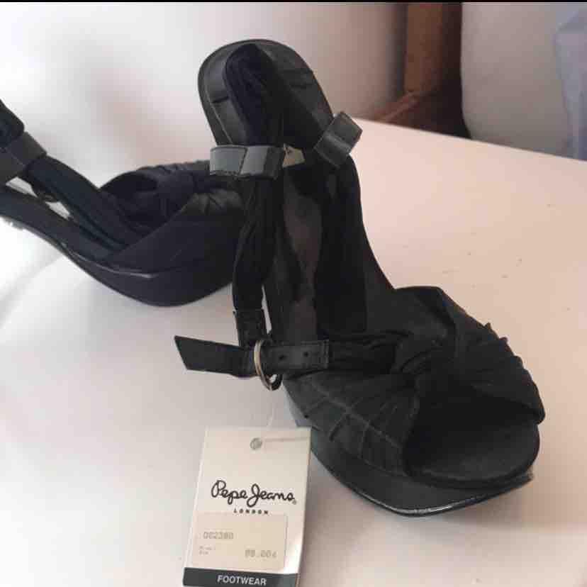 Sandalias tacón negras Pepe Jeans — foto 1 de 3