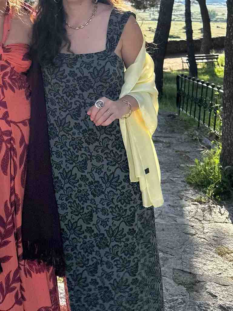 Vestido midi verde oscuro recto elastico The Are — foto 4 de 5