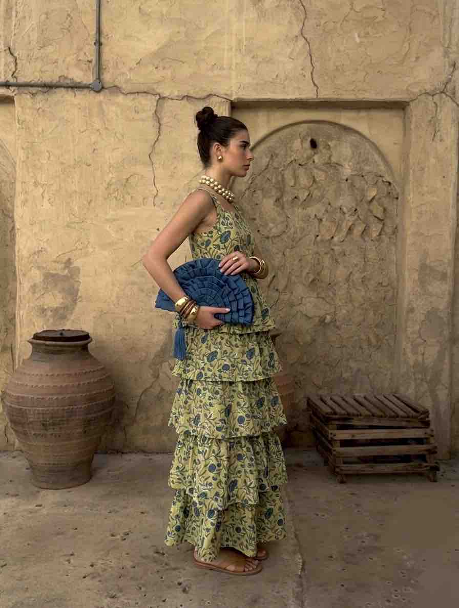 Vestido volantes y flores Sfera — foto 1 de 6