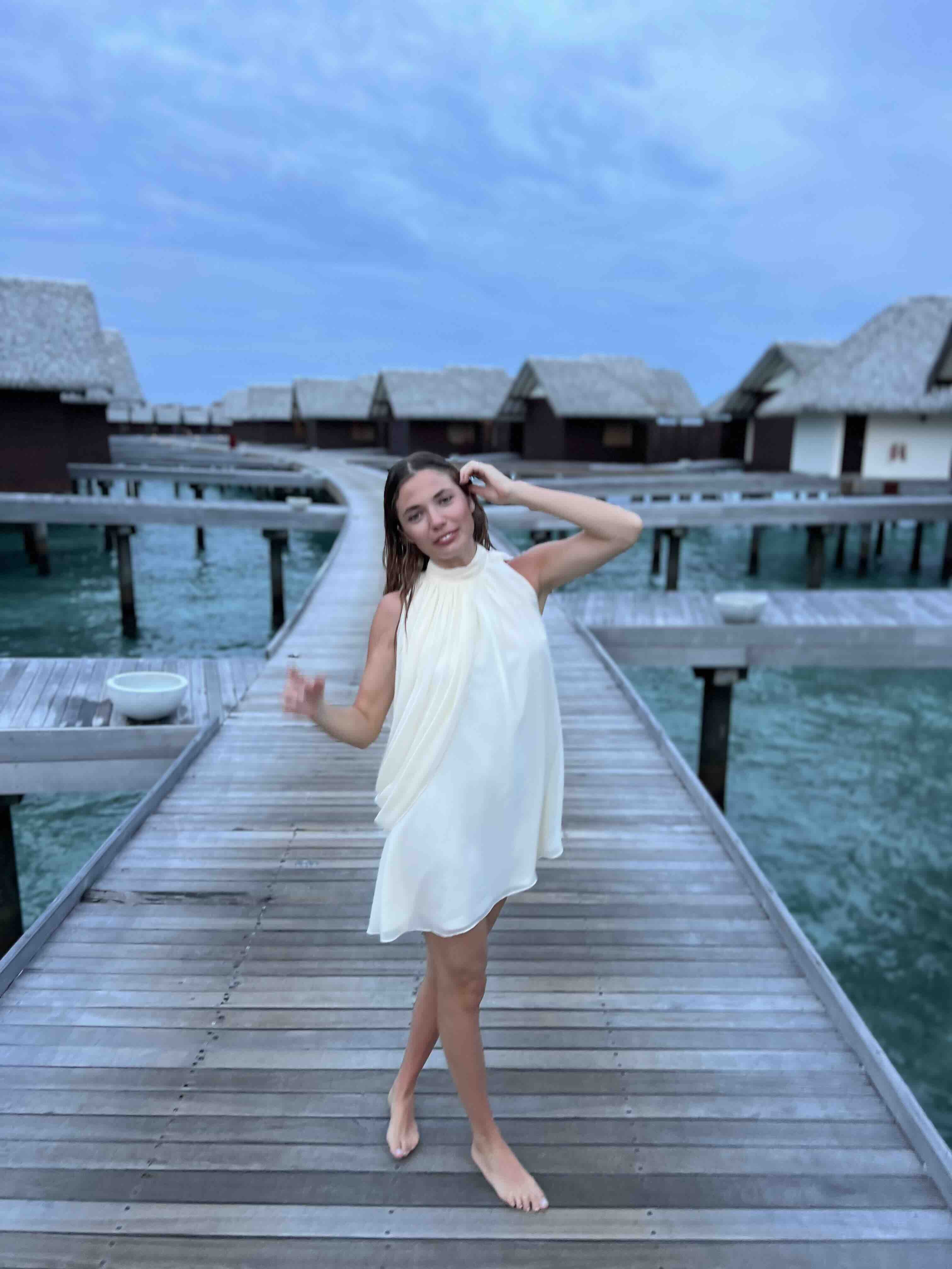 Vestido pedida o preboda Reiss — foto 1 de 3