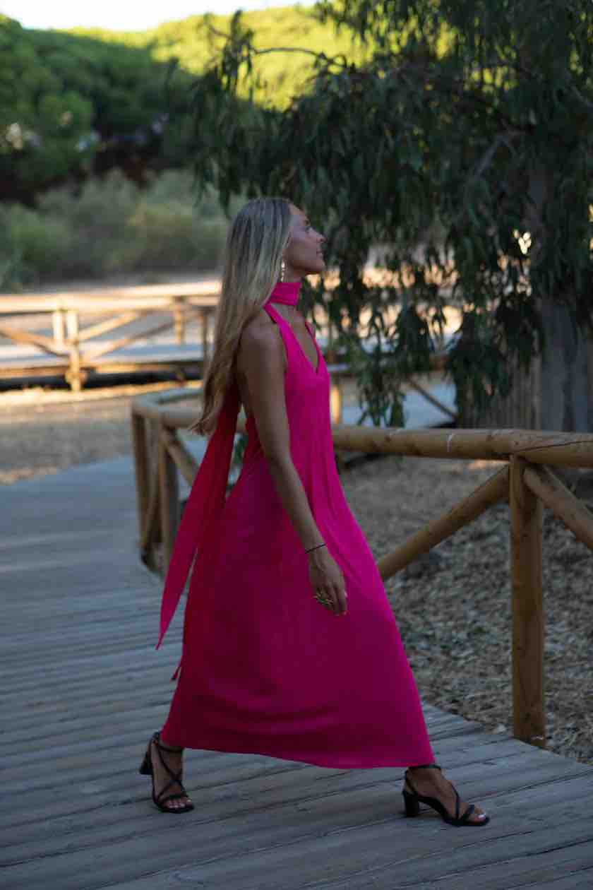 Vestido rosa cuello halter ByMoodyCollection — foto 1 de 6
