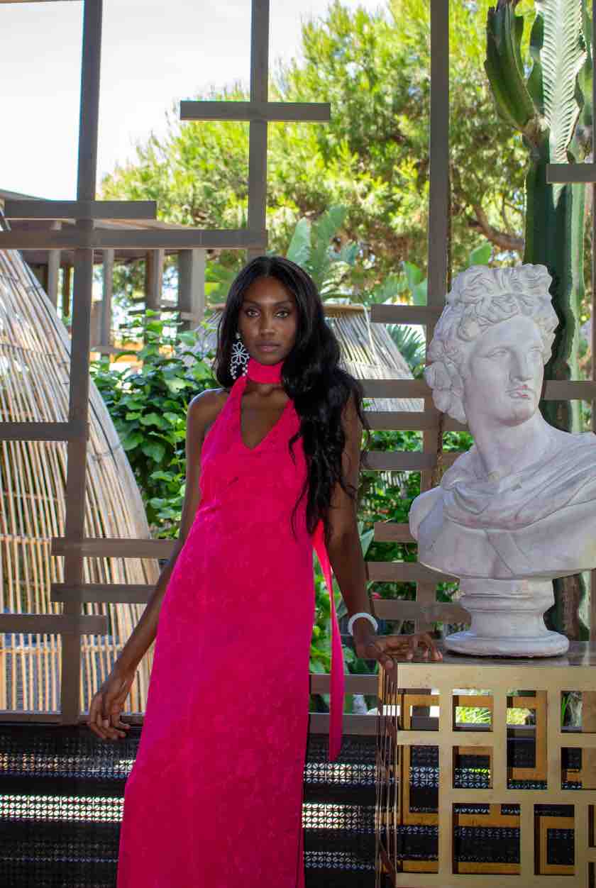 Vestido rosa cuello halter ByMoodyCollection — foto 5 de 6