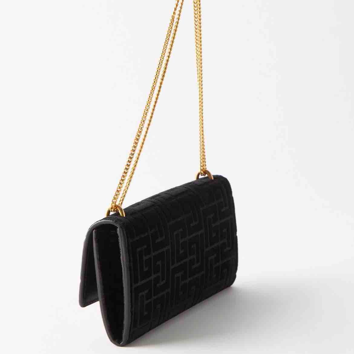 BALMAIN Coin-embellished quilted-velvet shoulder bag (1485804) — foto 3 de 5