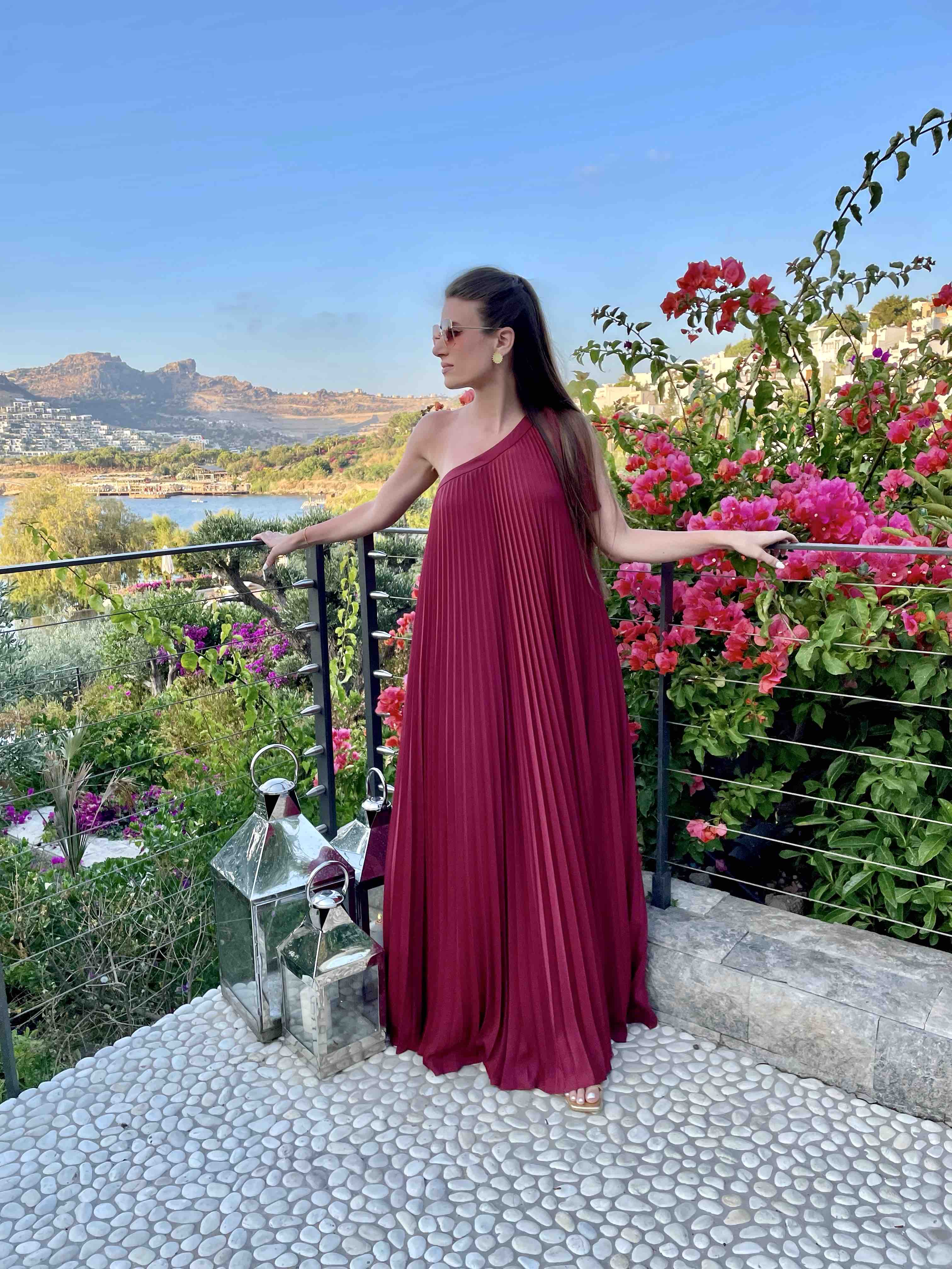 Vestido de boda largo BCBG — foto 1 de 2